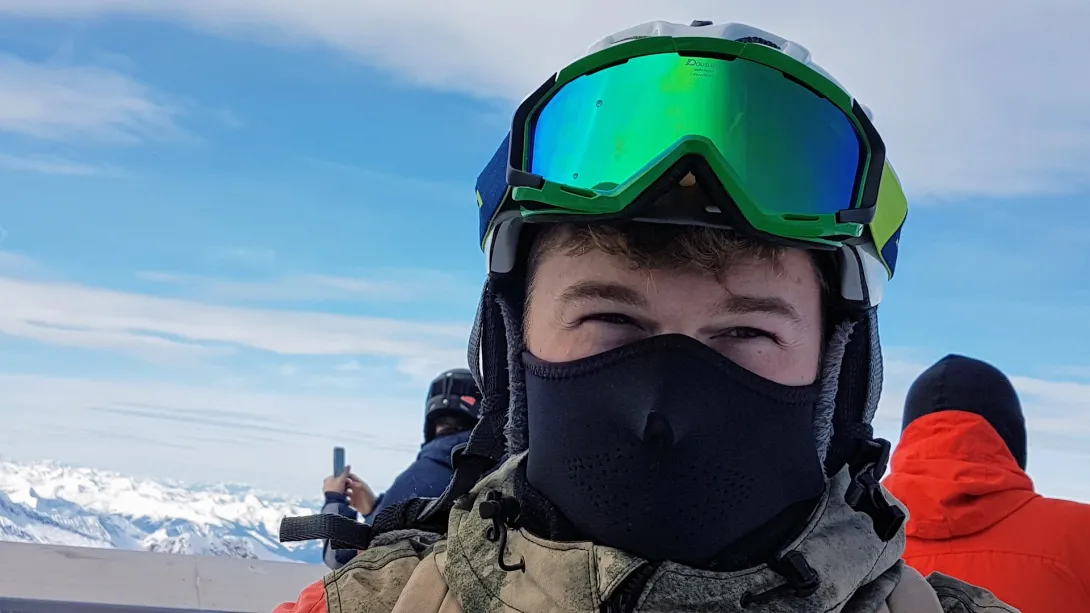 Ski mask and goggles