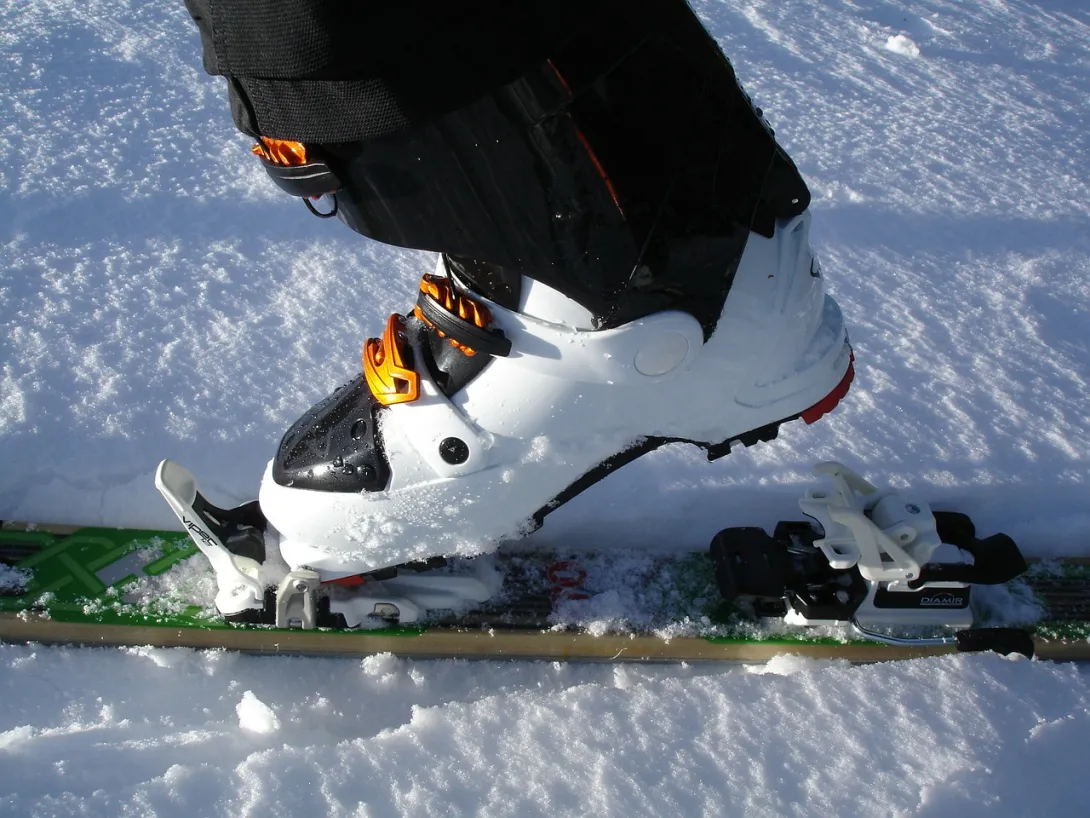 Ski bindings