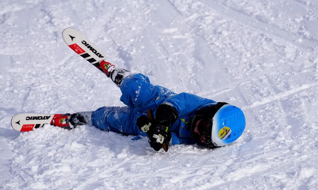 Ski fall