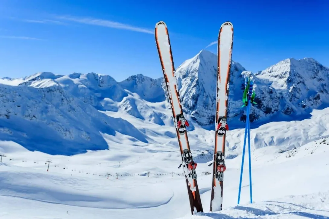 Skis in the snow upright