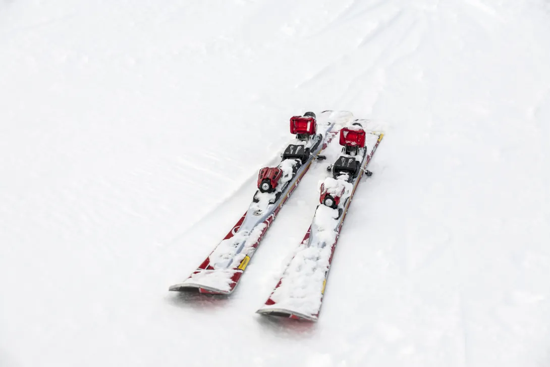 Pair of skis