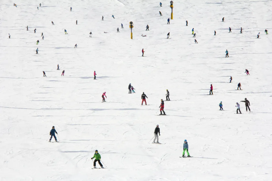 Crowded ski slope