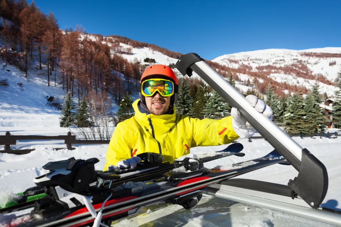 Roof rack ski equipment