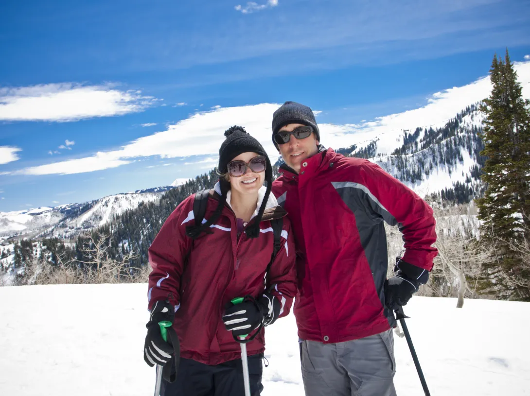 Skier couple