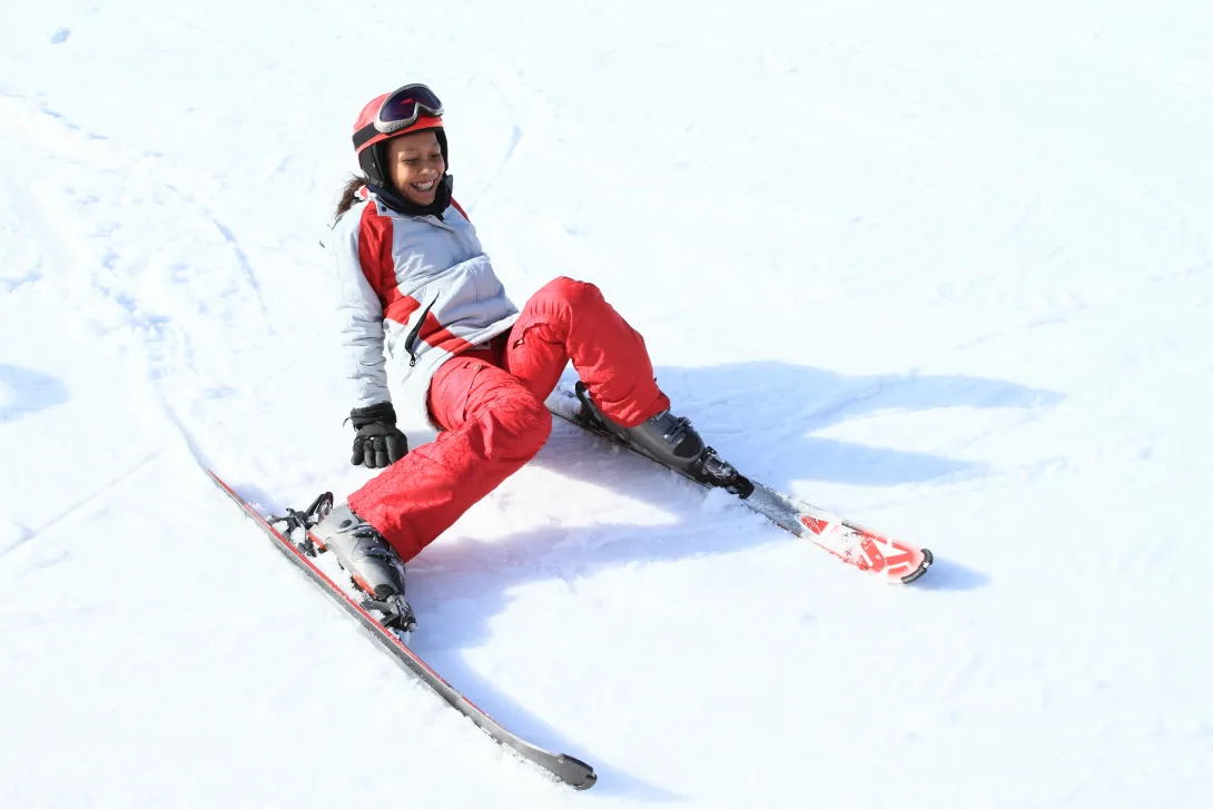Woman fell down skiing